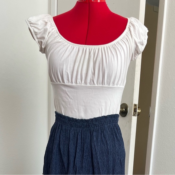 Brandy Melville White and Navy Short Sleeve Top - Picture 1 of 4